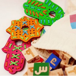 Jeu de laçage Main / Khamsa Montessori