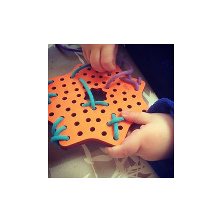Jeu de laçage Main / Khamsa Montessori